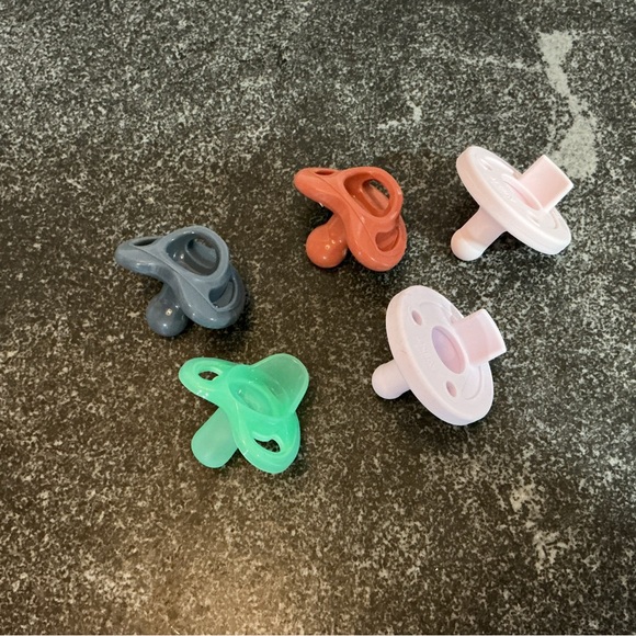 Five Like New Pacifiers - Picture 2 of 3